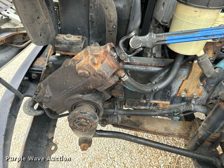 image for item EN5225 2010 International 4400 DuraStar truck cab and chassis