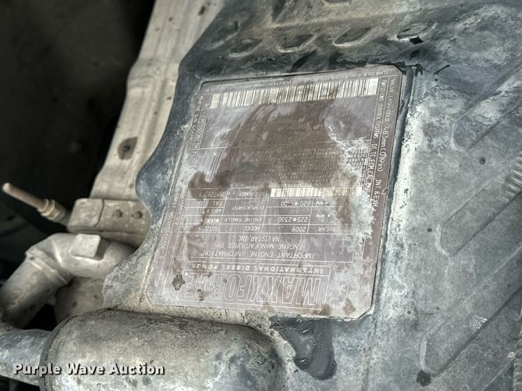 image for item EN5225 2010 International 4400 DuraStar truck cab and chassis