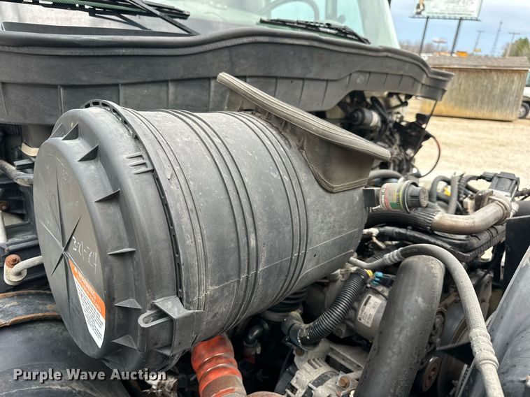 image for item EN5225 2010 International 4400 DuraStar truck cab and chassis