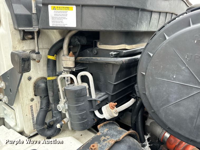 image for item EN5225 2010 International 4400 DuraStar truck cab and chassis