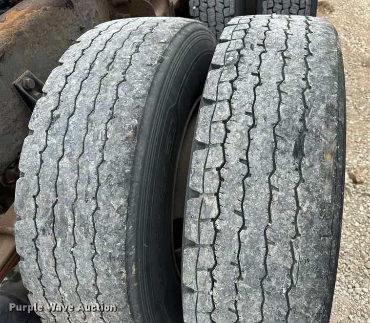 image for item EN5225 2010 International 4400 DuraStar truck cab and chassis