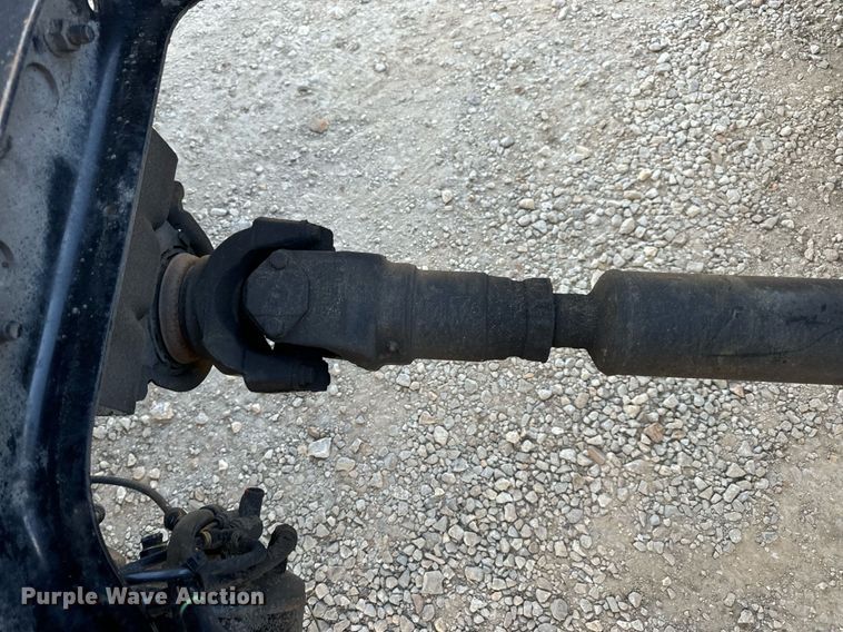 image for item EN5226 2004 International 8600 semi truck