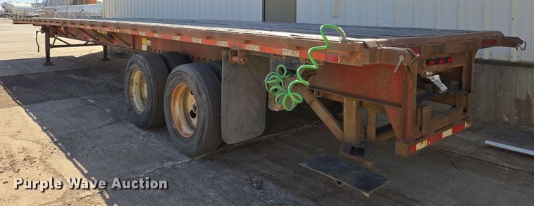 image for item EN8751 1995 Trailmobile flatbed trailer