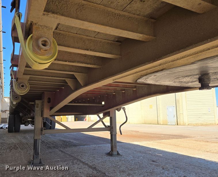 image for item EN8751 1995 Trailmobile flatbed trailer