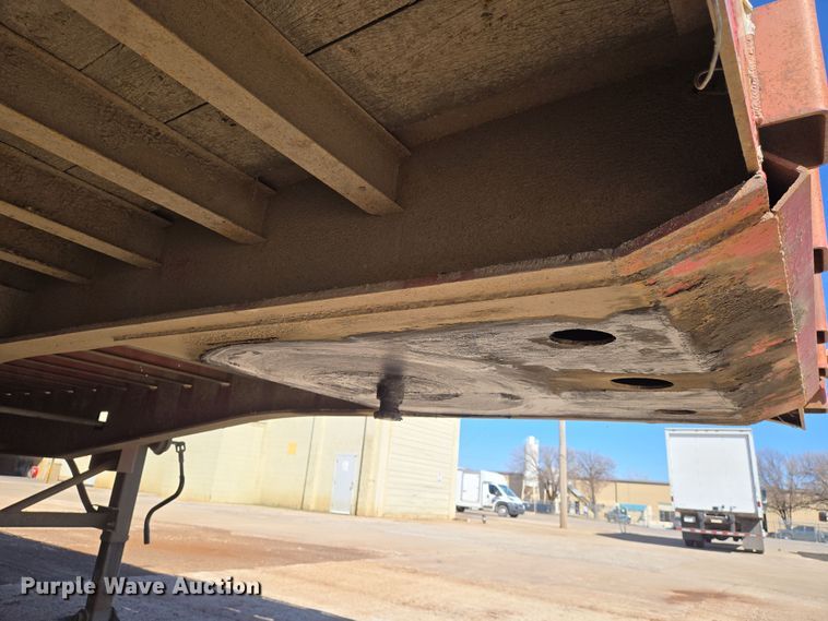 image for item EN8751 1995 Trailmobile flatbed trailer