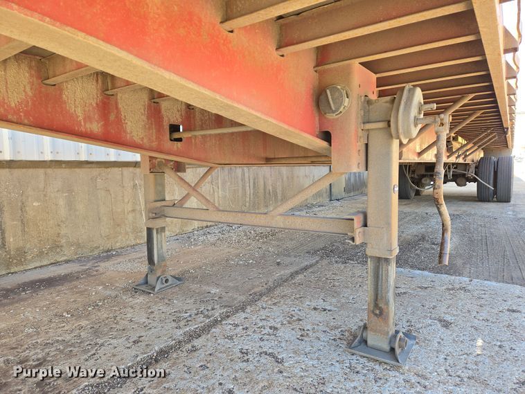 image for item EN8751 1995 Trailmobile flatbed trailer