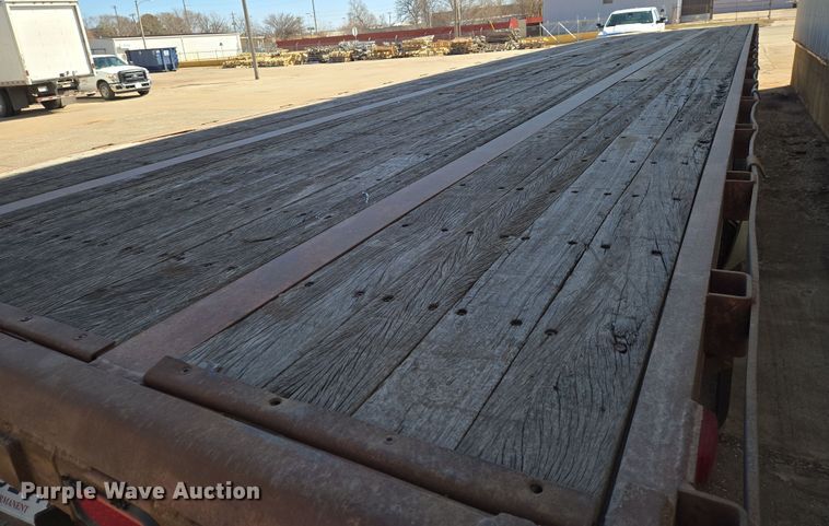 image for item EN8751 1995 Trailmobile flatbed trailer