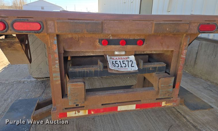 image for item EN8751 1995 Trailmobile flatbed trailer
