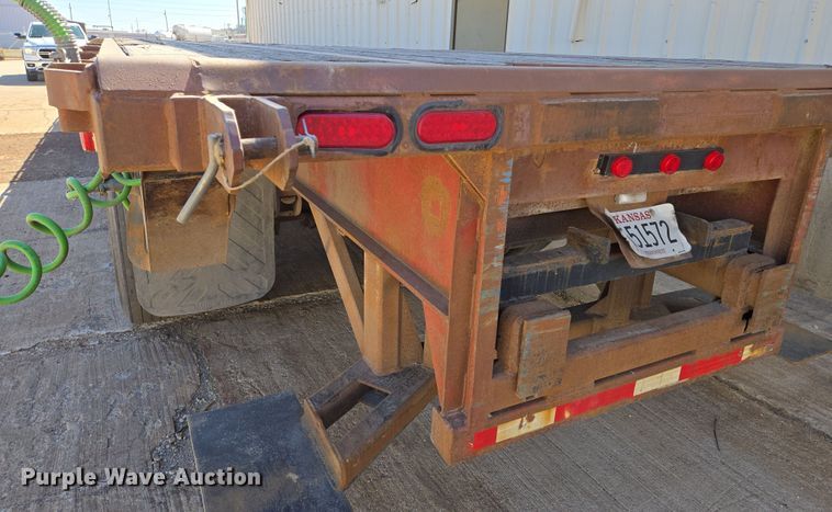 image for item EN8751 1995 Trailmobile flatbed trailer