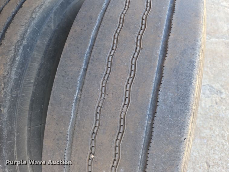 image for item EN8751 1995 Trailmobile flatbed trailer