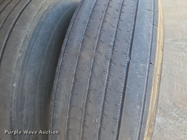 image for item EN8751 1995 Trailmobile flatbed trailer