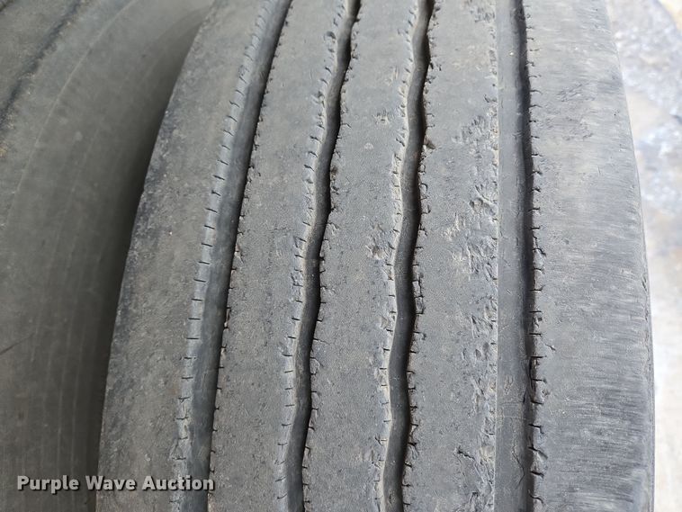 image for item EN8751 1995 Trailmobile flatbed trailer