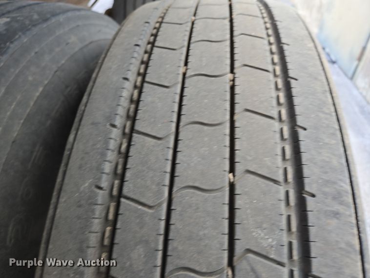 image for item EN8751 1995 Trailmobile flatbed trailer