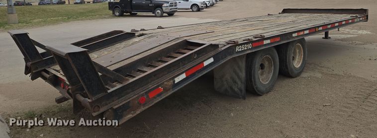 image for item EN8782 2001 Redi Haul equipment trailer