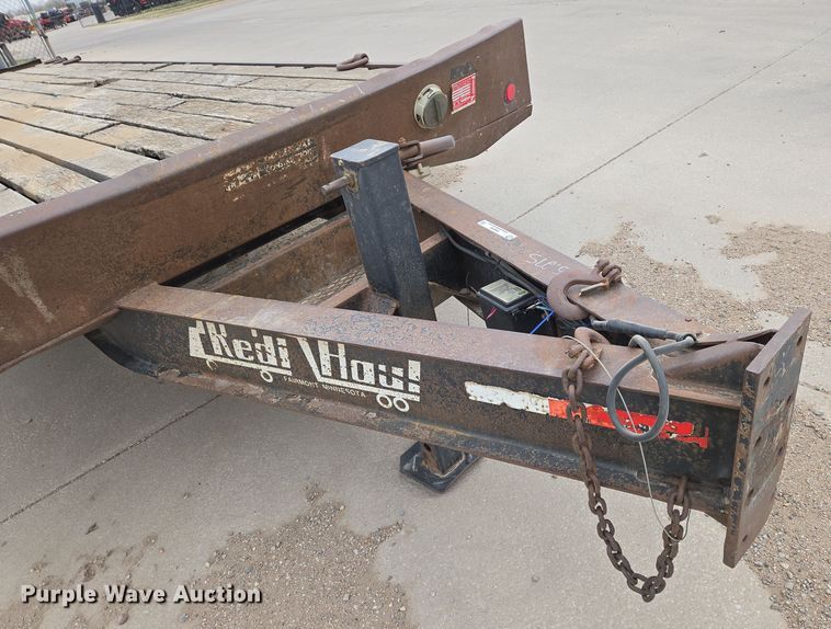 image for item EN8782 2001 Redi Haul equipment trailer