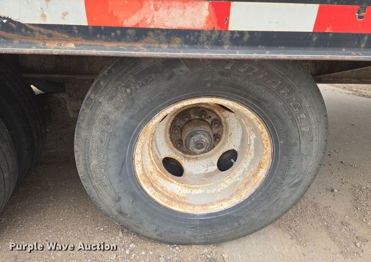 image for item EN8782 2001 Redi Haul equipment trailer