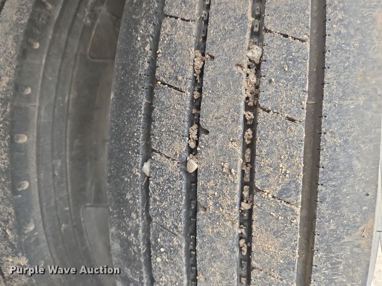 image for item EN8782 2001 Redi Haul equipment trailer