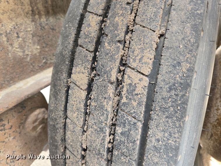 image for item EN8782 2001 Redi Haul equipment trailer