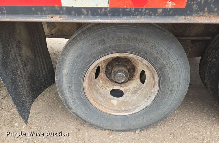 image for item EN8782 2001 Redi Haul equipment trailer