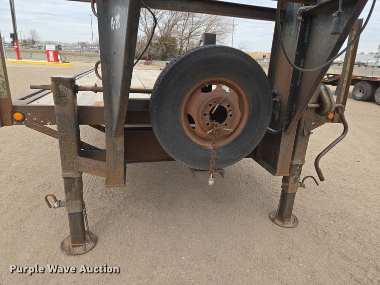 image for item EN8787 1995 Fannin Fabrication Equipment trailer