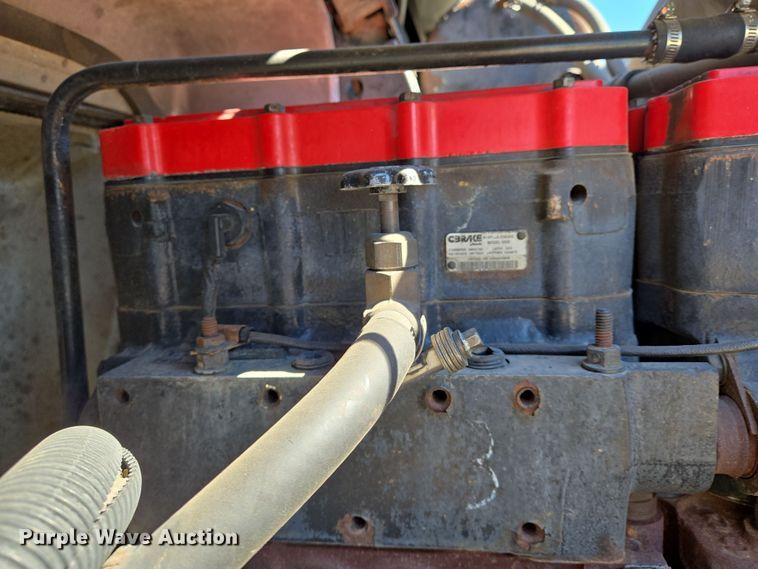 image for item EN8819 2000 International 9900i semi truck