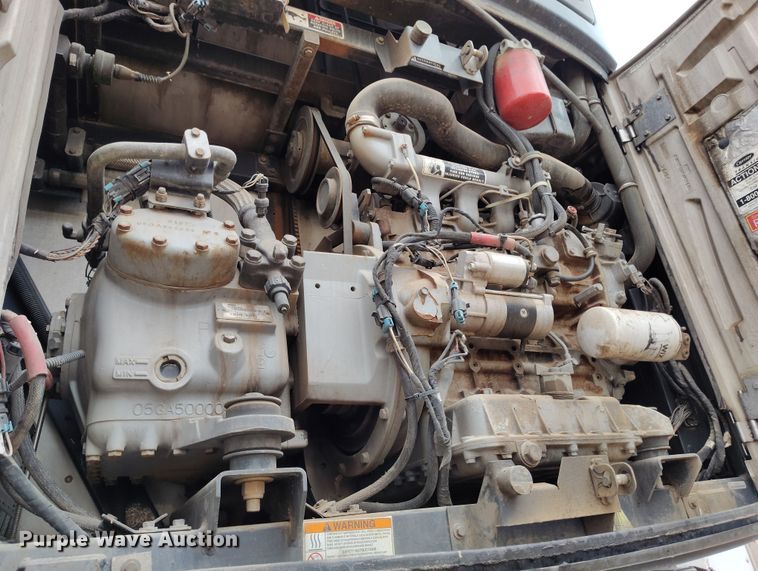 image for item EO9981 2012 Utility Trailers VS2RA refrigerated van trailer