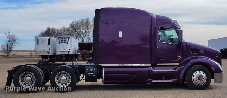 sa 2014 Peterbilt 579 semi truck in Syracuse, KS | Item EO9982