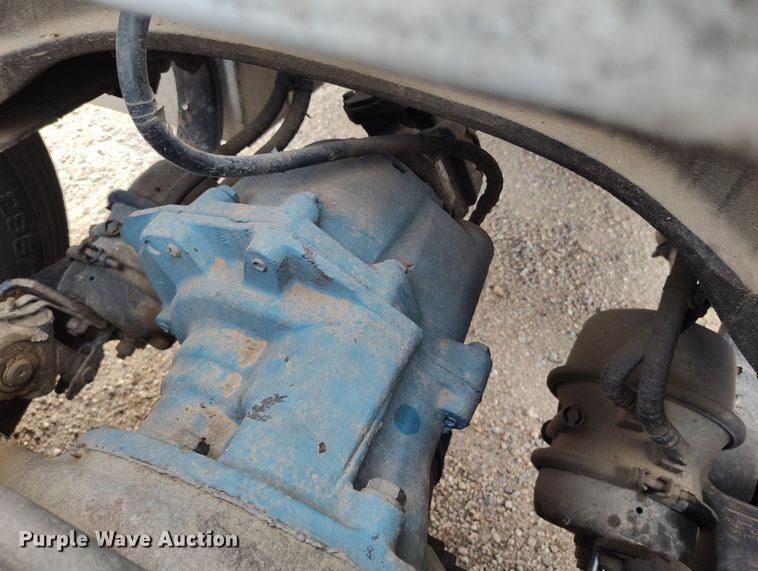 image for item EO9982 2014 Peterbilt 579 semi truck