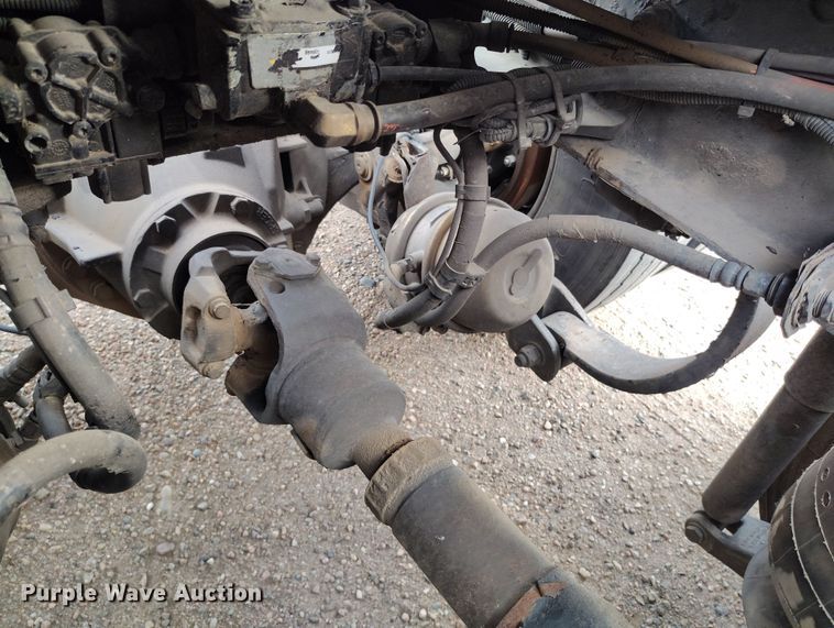 image for item EO9982 2014 Peterbilt 579 semi truck