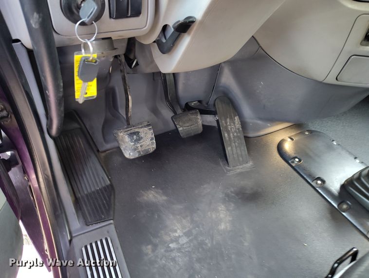 image for item EO9982 2014 Peterbilt 579 semi truck