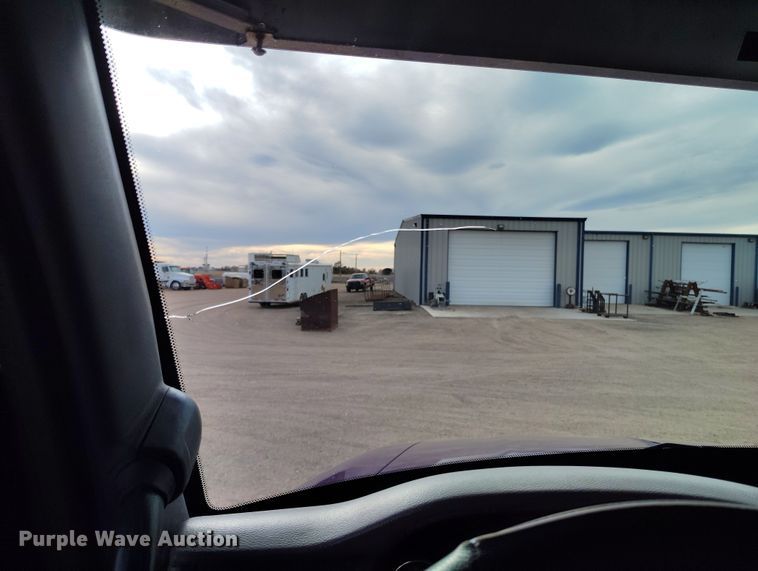 image for item EO9982 2014 Peterbilt 579 semi truck