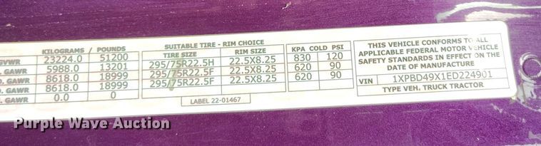 image for item EO9982 2014 Peterbilt 579 semi truck