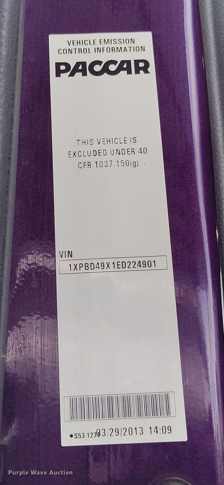 image for item EO9982 2014 Peterbilt 579 semi truck