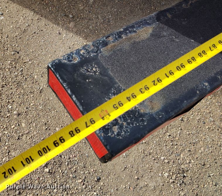 image for item EO9983 2014 Peterbilt 367 fuel truck