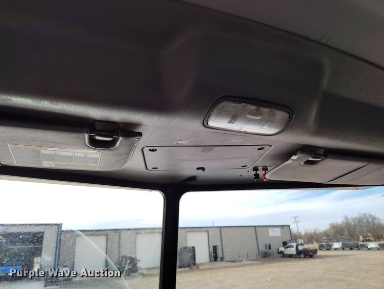 image for item EO9983 2014 Peterbilt 367 fuel truck