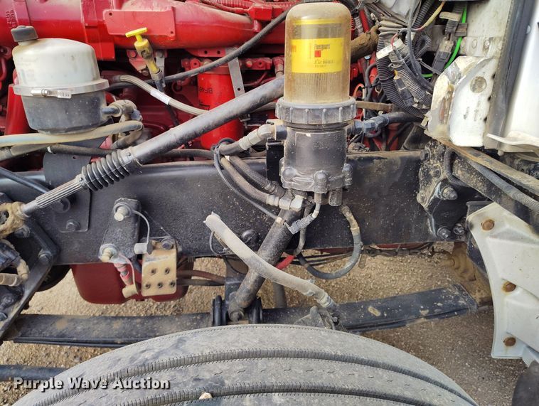 image for item EO9983 2014 Peterbilt 367 fuel truck