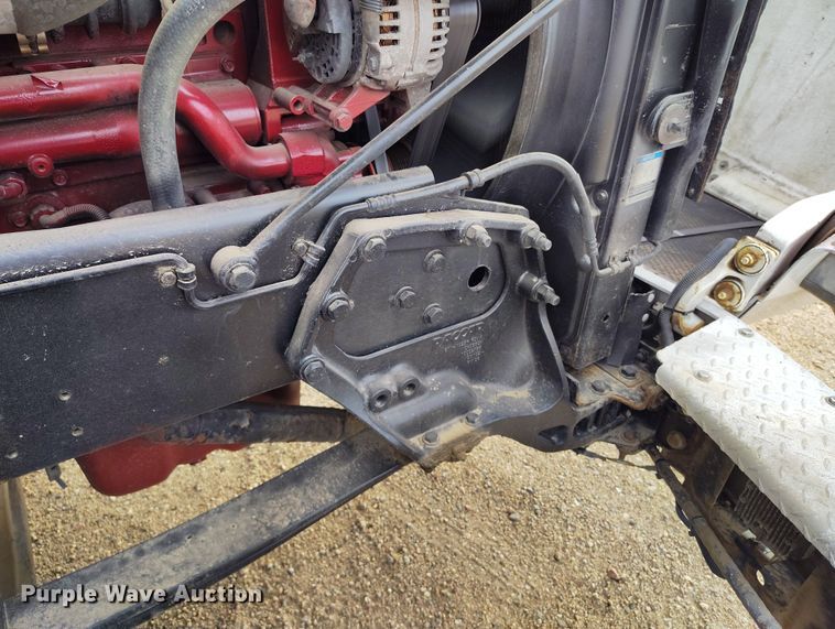 image for item EO9983 2014 Peterbilt 367 fuel truck