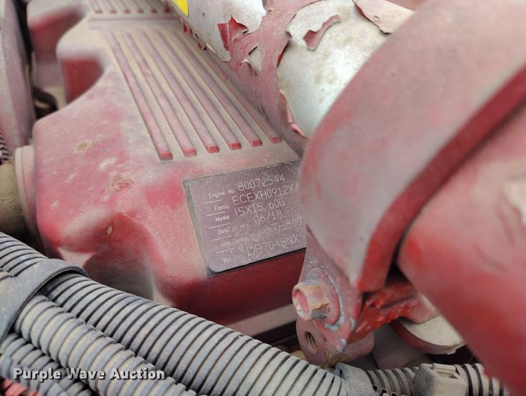 image for item EO9983 2014 Peterbilt 367 fuel truck