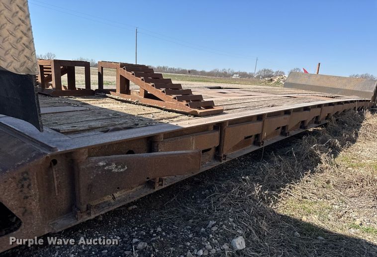 image for item EQ1194 2003 Trail King TK60MG-482 lowboy equipment trailer