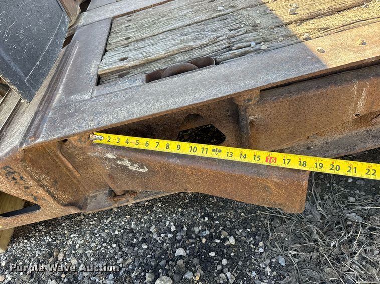 image for item EQ1194 2003 Trail King TK60MG-482 lowboy equipment trailer