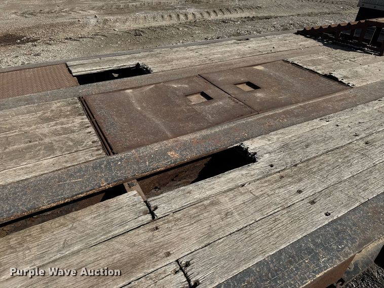 image for item EQ1194 2003 Trail King TK60MG-482 lowboy equipment trailer