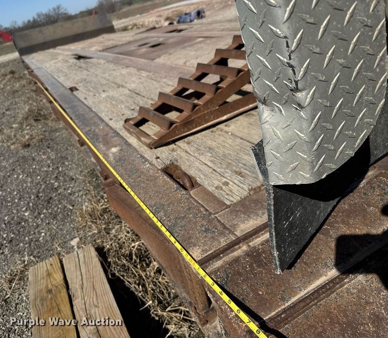 image for item EQ1194 2003 Trail King TK60MG-482 lowboy equipment trailer