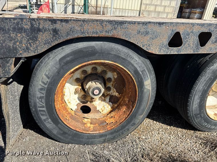 image for item EQ1194 2003 Trail King TK60MG-482 lowboy equipment trailer