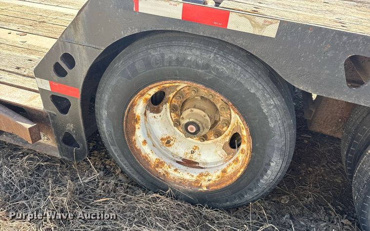 image for item EQ1194 2003 Trail King TK60MG-482 lowboy equipment trailer