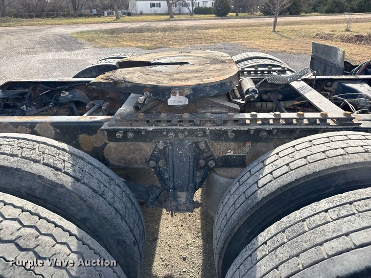 image for item EQ1228 2012 Kenworth T660 semi truck