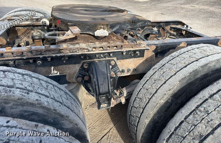 image for item EQ1228 2012 Kenworth T660 semi truck