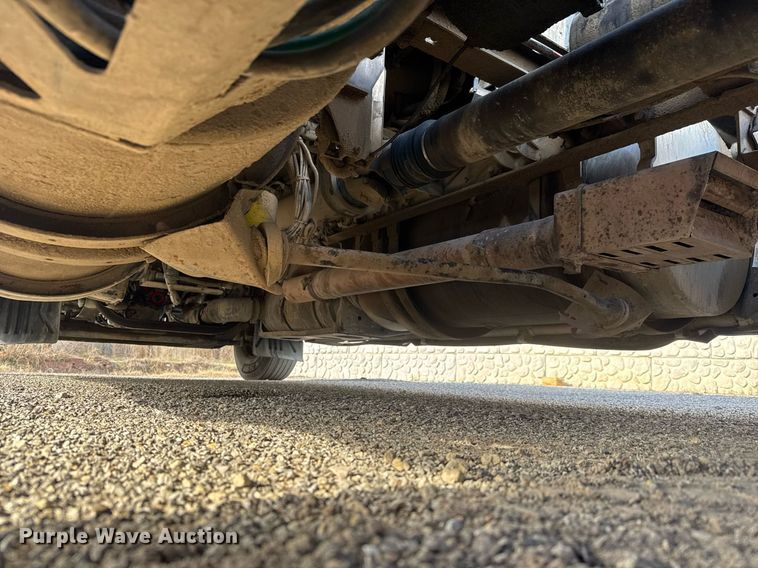 image for item EQ1228 2012 Kenworth T660 semi truck