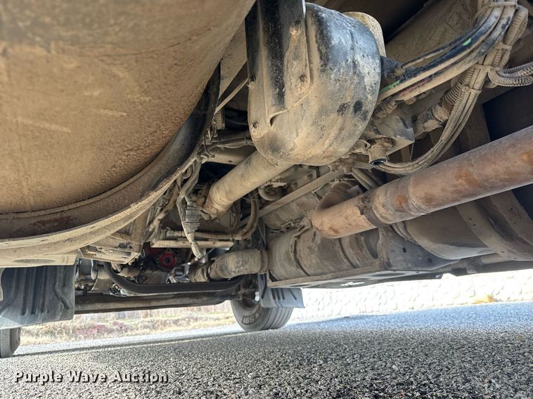 image for item EQ1228 2012 Kenworth T660 semi truck