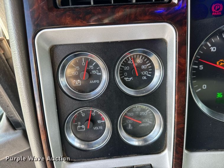 image for item EQ1228 2012 Kenworth T660 semi truck