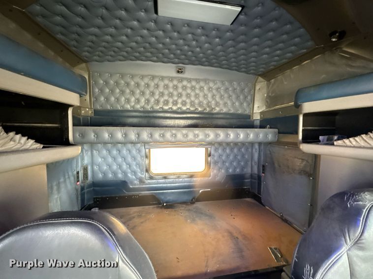 image for item EQ1228 2012 Kenworth T660 semi truck